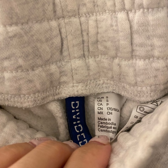 🤝 H&M white joggers 🤝 - Picture 3 of 5